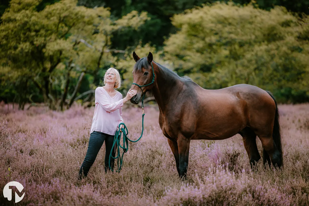 Fotoshoot met Paard door fotograaf uit Waalwijk.